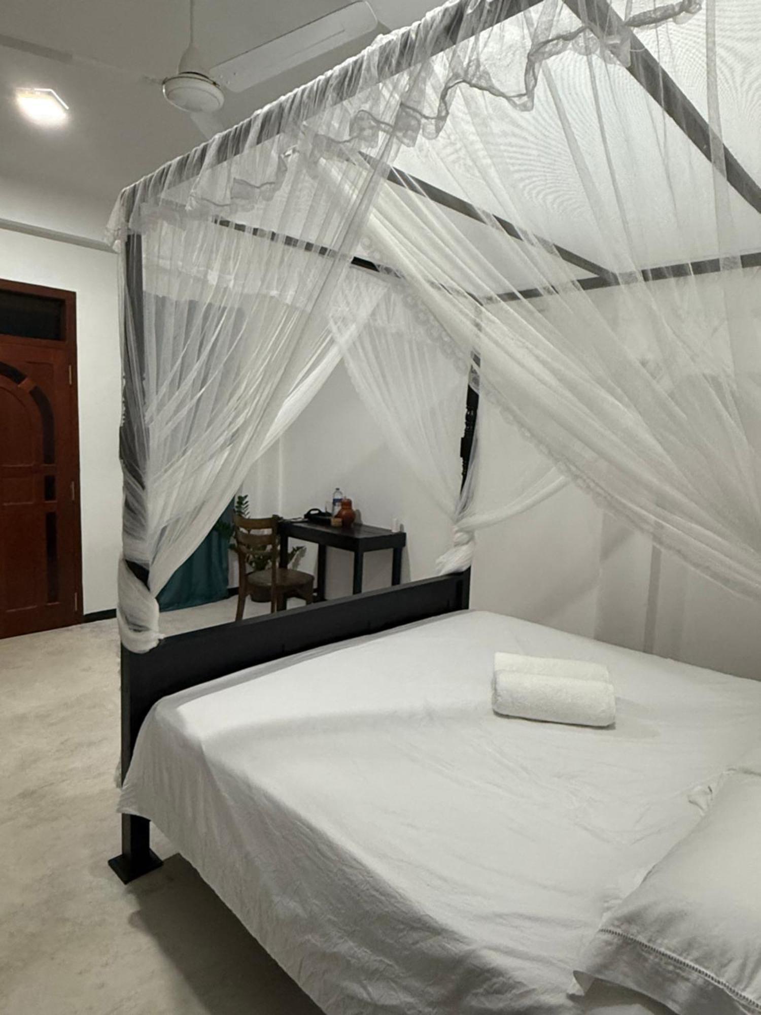 La Fiesta Bed & Breakfast Weligama Dış mekan fotoğraf